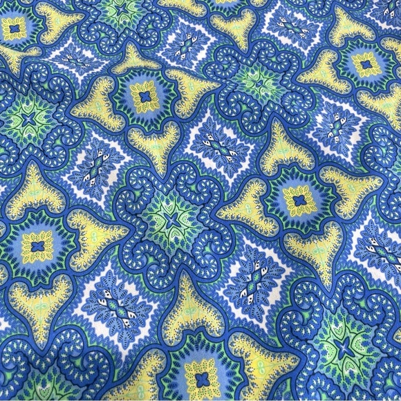 Talbots Women's Top Size 12 Sleeveless Yellow Blue Floral Lightweight Medallion - Picture 8 of 10